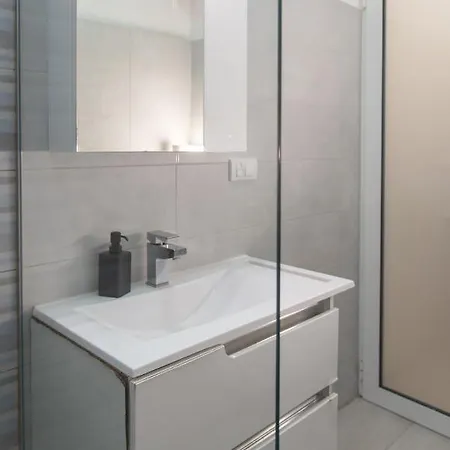 Balkan Dream **** アパート *